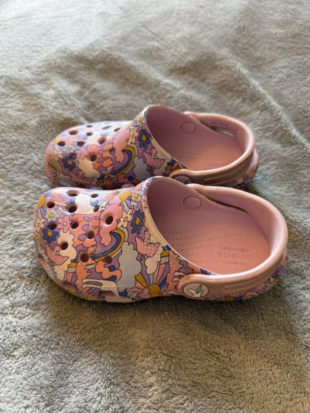 Crocs Classic Rainbow Unicorn Graphic Clog Kids C10 Pink